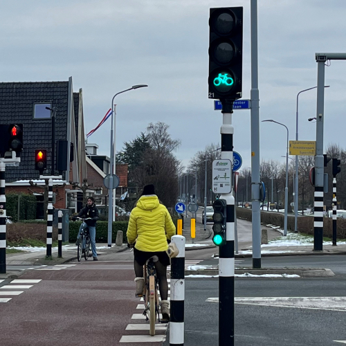 Wethouder Marja Ruigrok fiets met Schwung.