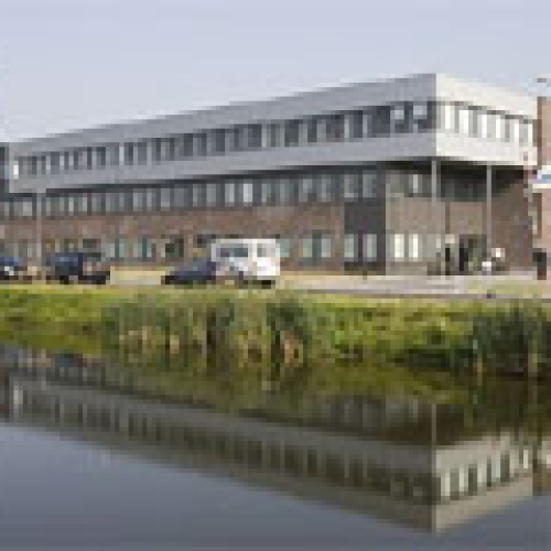 180px_HoutenGebouwVeraf_1.jpg