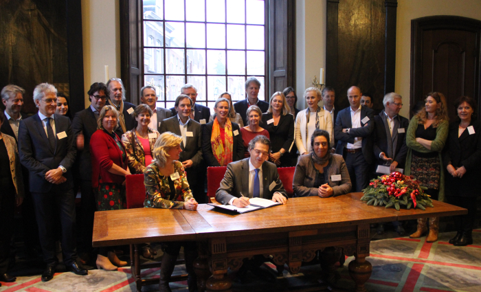 Vialis tekent mee met het Lokaal Sociaal Akkoord in de gemeente Haarlem.jpg
