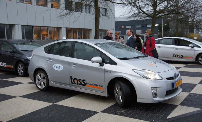 3 Coöperatief voertuig met Vialis logo DSC04935 (3).JPG
