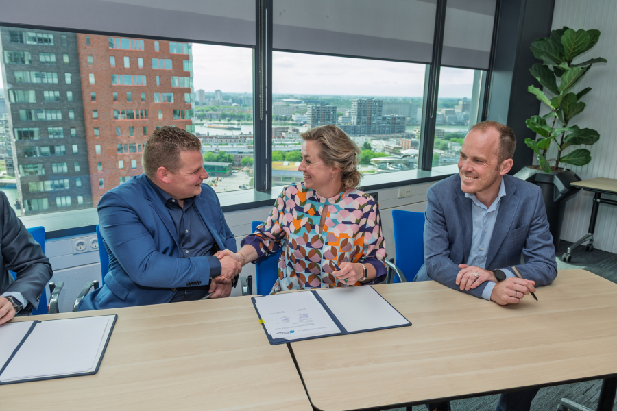 Tekenmoment renovatie Rozenburgsesluis