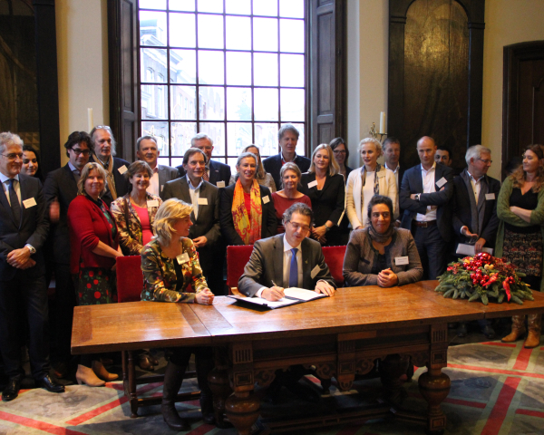 Vialis tekent mee met het Lokaal Sociaal Akkoord in de gemeente Haarlem.jpg